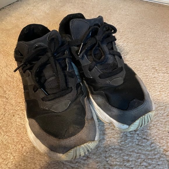 Adidas Black Sneaker Men Size US 7 - Picture 2 of 3